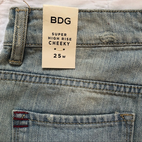 URBAN OUTFITTERS BDG JEAN SHORTS - Picture 2 of 7